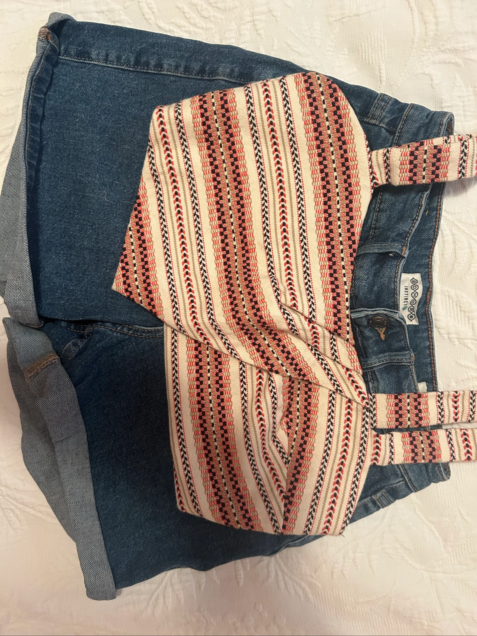 Conjunto Verano Zara & Bonobo: Top Cortado de Jacquard + Shorts Denim Mom (T. 34 / S) – photo 5